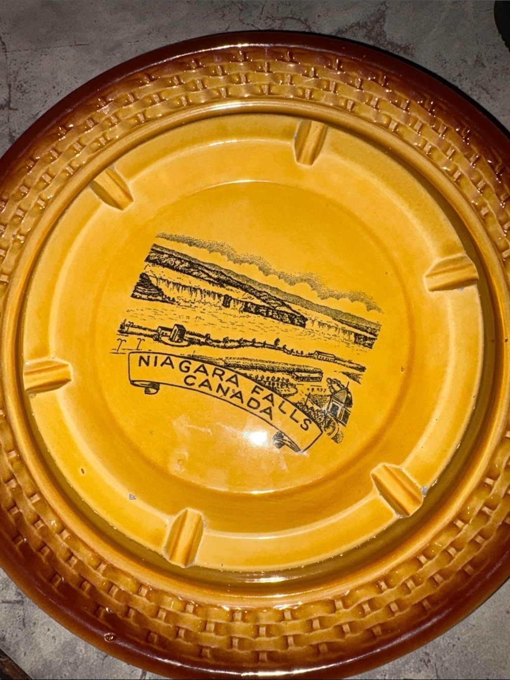 1960s Brown/Yellow Ceramic Niagara Falls Patio Ashtray - Classic Travel Souvenir